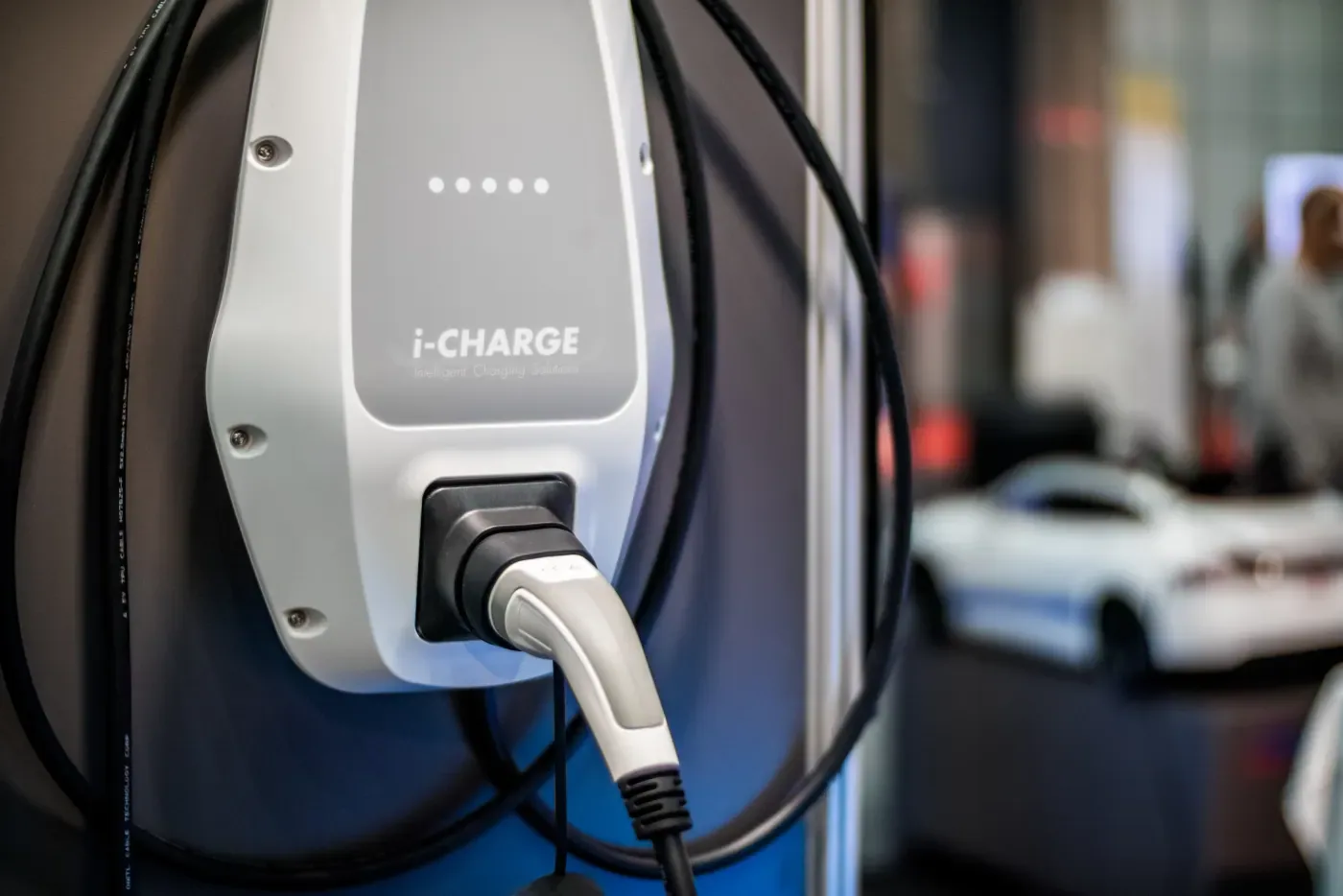 Borne de recharge IRVE à Noisy-le-Grand